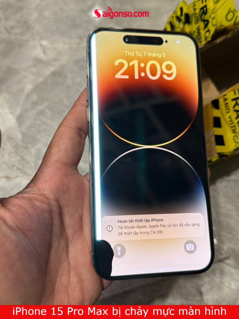 iPhone 15 Pro Max bị chảy mực màn hình